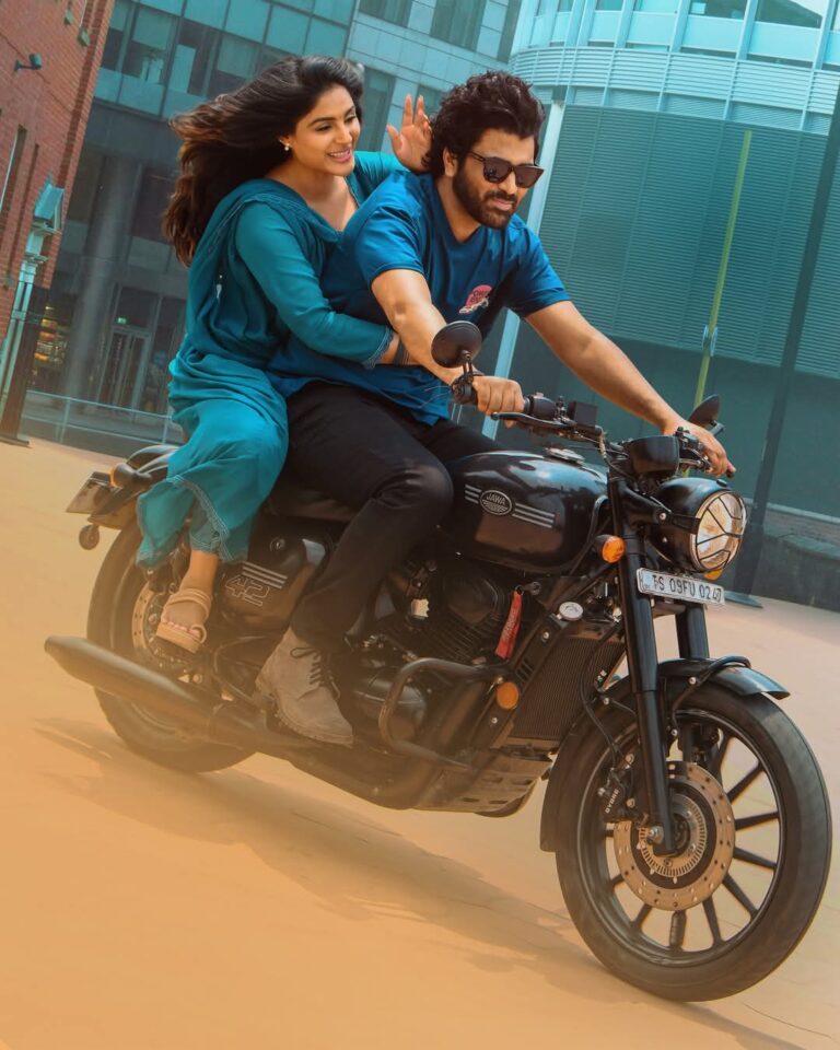 Darsanamey song promo