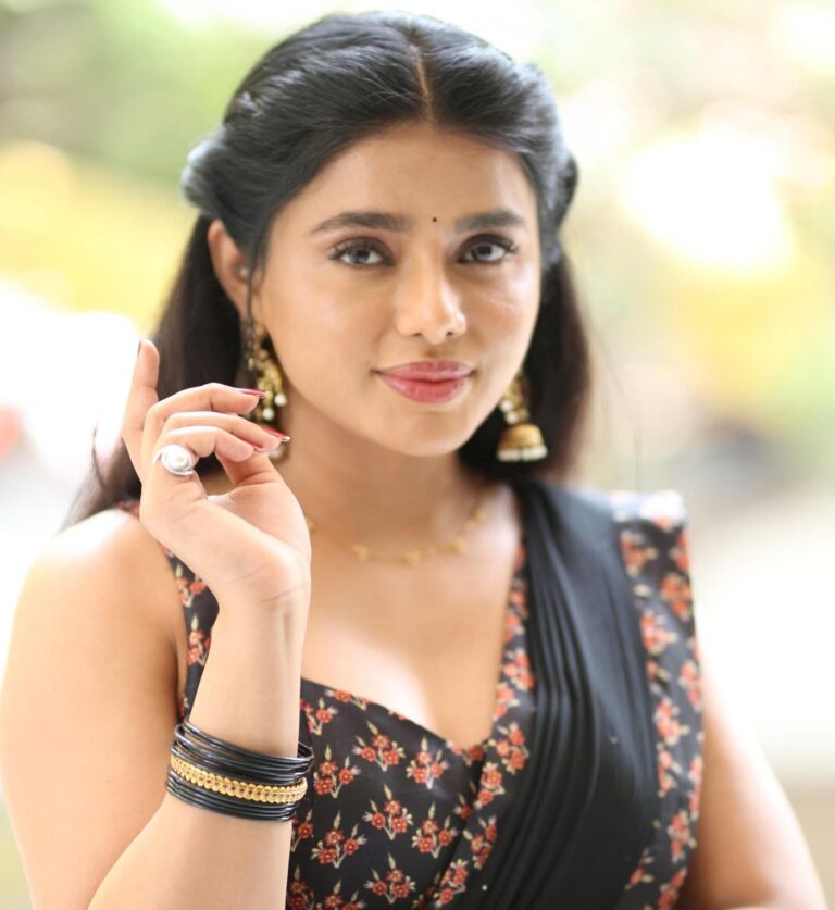 Writer Producer Heroine Sumaya Reddy film
