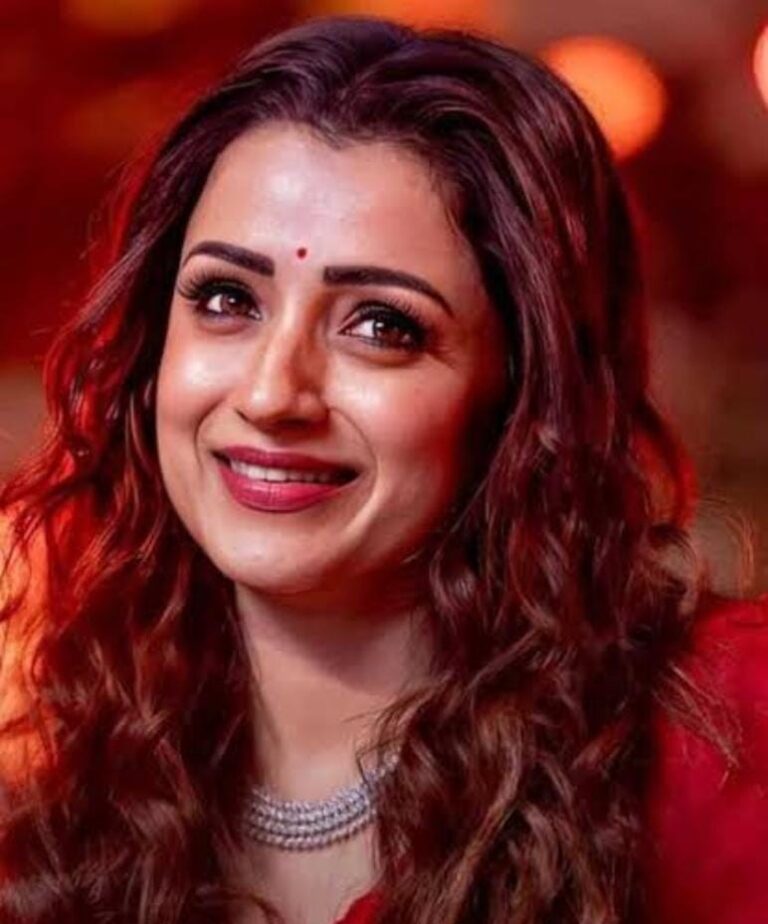 Will Trisha Also Join Vijay on the Political Stage?