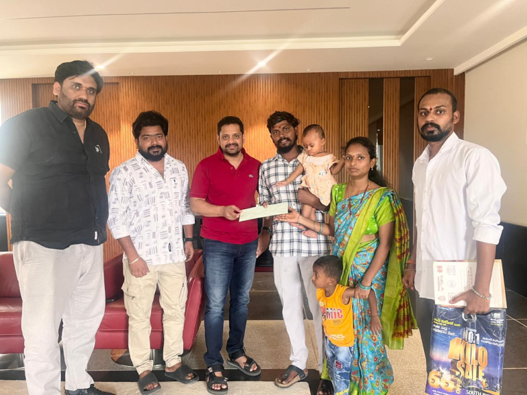 The Allu Arjun Fans Association (AAFA) extended financial support to Karampuri Satish, Vice President of AAFA Ummadi Nalgonda District.