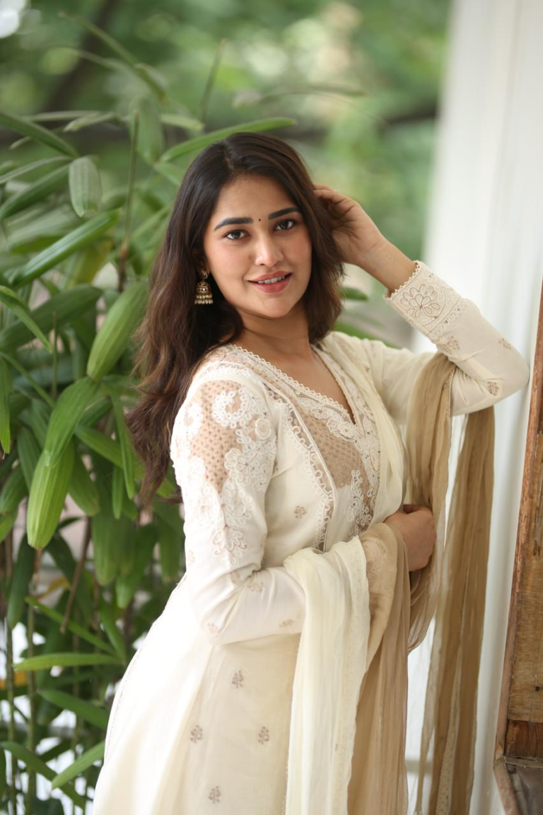 “I Feel Lucky to Have Acted in Tatvam: Heroine Dashvika”